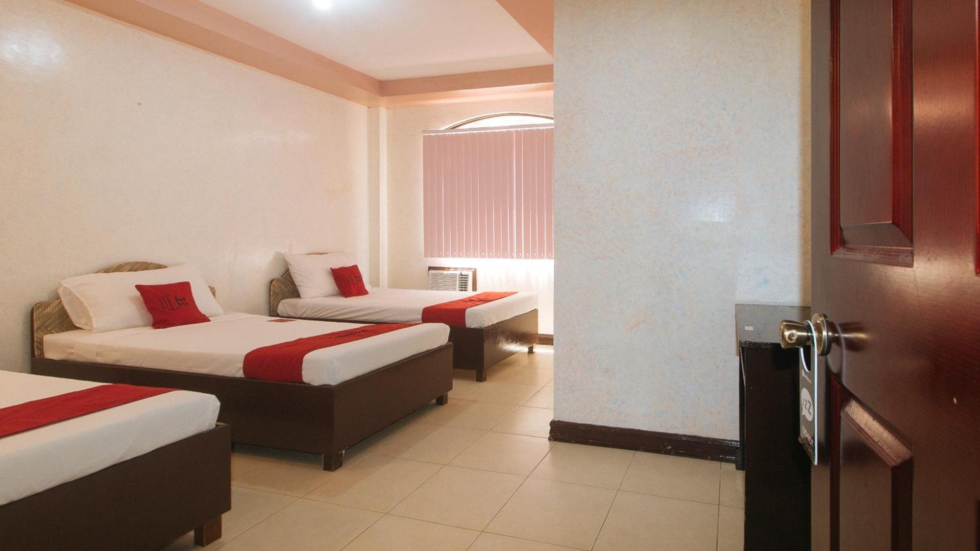 Reddoorz At Coco Grove Tourist Inn Panglao Exterior foto