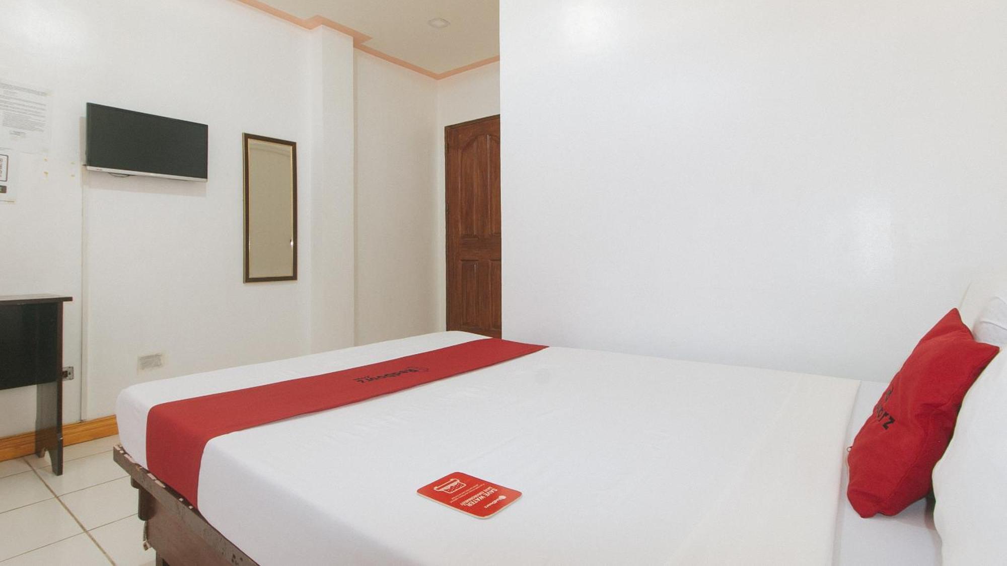 Reddoorz At Coco Grove Tourist Inn Panglao Exterior foto