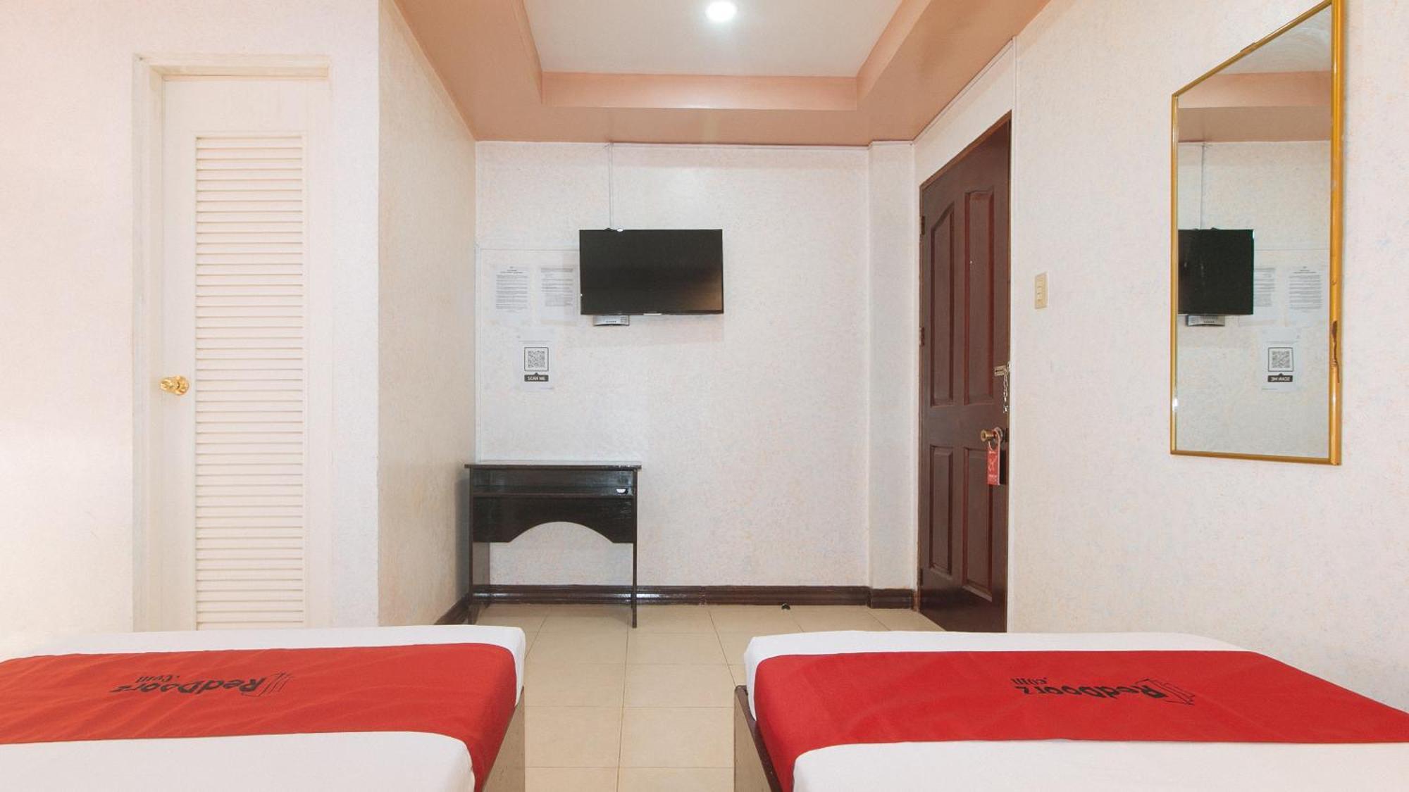 Reddoorz At Coco Grove Tourist Inn Panglao Exterior foto